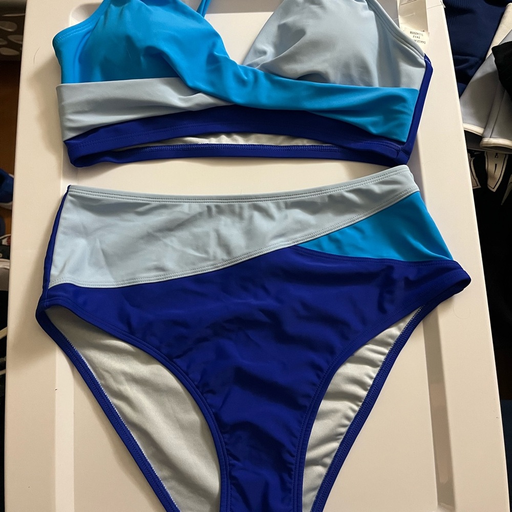 Cupshe Blue and Light Blue Bikini Set